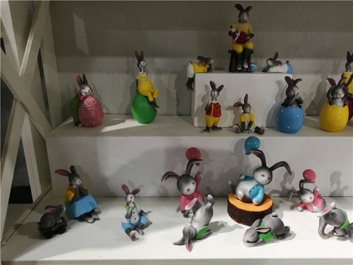 POLYRESIN--SHOWROOM1