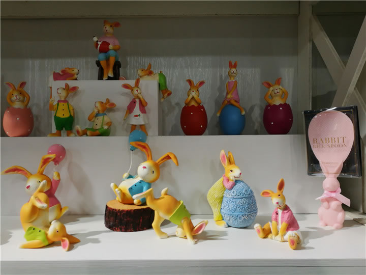 POLYRESIN--SHOWROOM 3